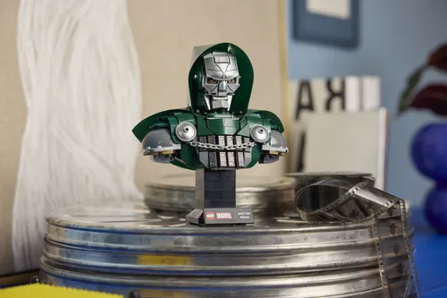 LEGO 76345 Super Heroes Popiersie Doktora Dooma