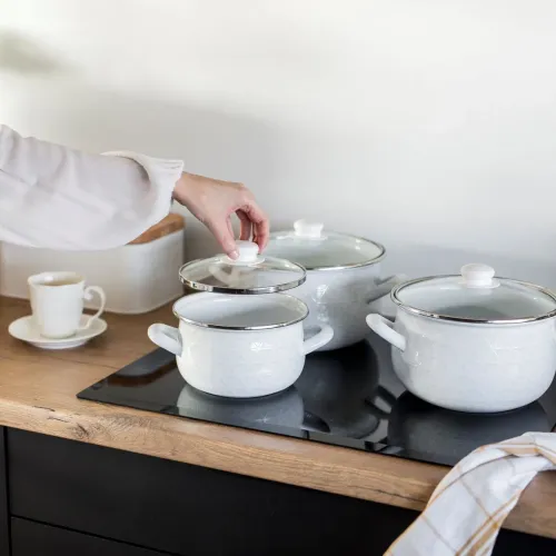 Garnek emaliowany z pokrywką EMALIA POLSKA PLESZEW PYZA DIAMOND BIAŁY 1,9 l