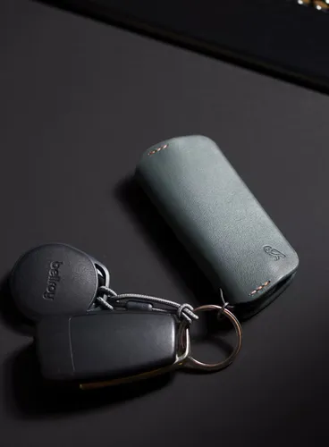 Skórzane etui na klucze Bellroy Key Cover Plus (third edition) - navy