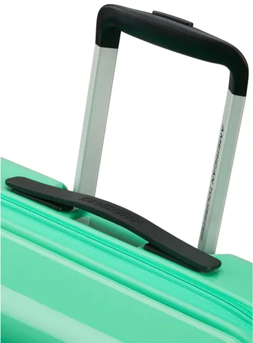 Средний чемодан American Tourister Flashline - light green