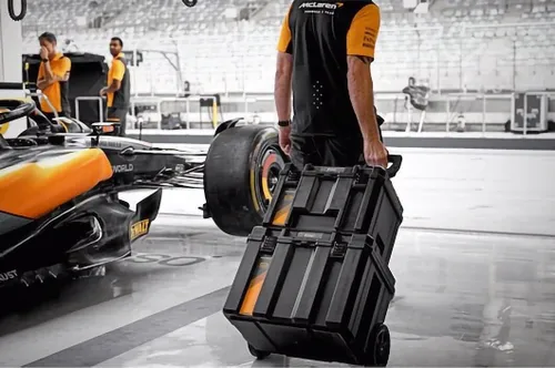 Zestaw skrzynek narzędziowych DEWALT McLaren 3 w 1 DWST60452-1