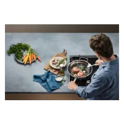 WMF Profi Resist 28 cm - patelnia nieprzywierająca