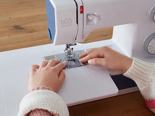 Maszyna do szycia BERNETTE 05 Academy Heavy Duty