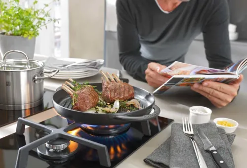 STAUB Okrągła patelnia żeliwna grillowa z dwoma uchwytami 22 cm, grafitowy