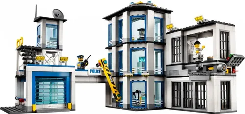 Конструктор Lego City полицейский участок (60141)