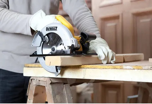 Ferăstrău circular DeWalt DWE560K