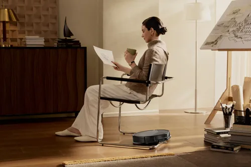 Robot sprzątający ROBOROCK Saros 20 Czarny