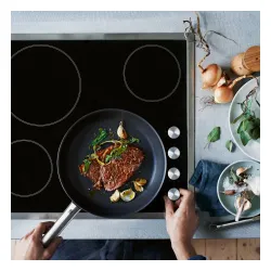 WMF Steak Profi 28 cm czarna - patelnia nieprzywierająca