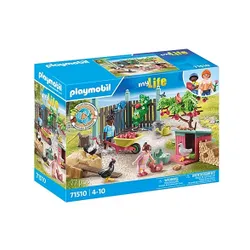 Набор фигурок Playmobil My Life 71510 Крошечный дом Куриная ферма в саду