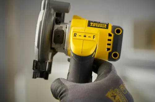 Pilarka tarczowa STANLEY Fatmax SFMCM300B-XJ akumulatorowa