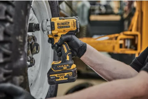 Ударный гайковерт DeWalt DCF891P2T
