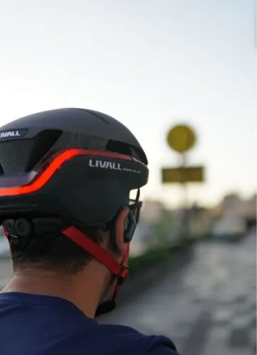 Kask rowerowy LIVALL EV021 Czarny Miejski z lampką (rozmiar L)