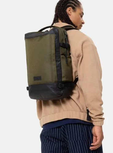 Eastpak рюкзак CNNCT Tecum CNNCT M-cnnct army