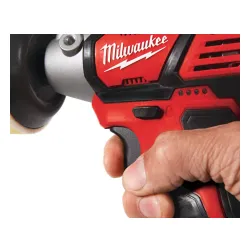 Subkompaktowa polerka Milwaukee M12 BPS-421X