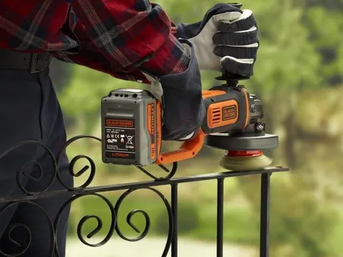 Black &amp; Decker Taşlama Makinesi BCG720M1