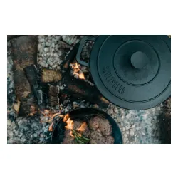 SKOTTSBERG Cast Iron 5,5 l - garnek żeliwny na ognisko z pokrywką