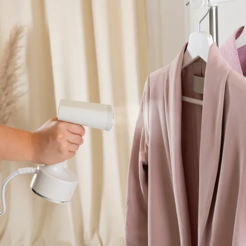 Parownica do ubrań Raven EPA002B 1600W 25g/min