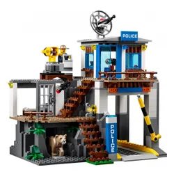 Конструктор Lego City горный полицейский участок (60174)