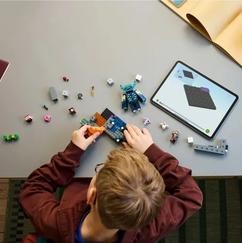 LEGO Minecraft 21274 Spotkanie Ze Strażnikiem