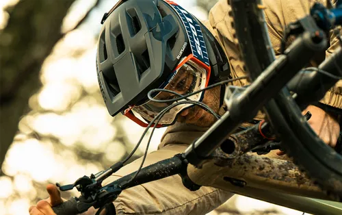 Kask rowerowy BLUEGRASS Jetro MIPS