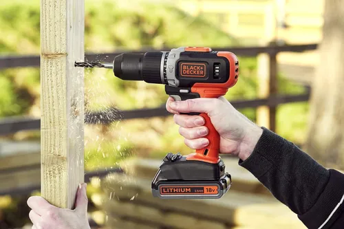 Wiertarko-wkrętarka BLACK&DECKER BCD003D2AMB + Zestaw 100 akcesoriów
