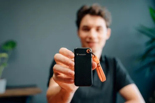 Dysk VERBATIM Pocket 2TB SSD Czarno-pomarańczowy