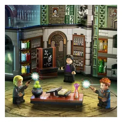 LEGO Harry Potter Hogwarts Anları: iksir Sınıfları (76383)