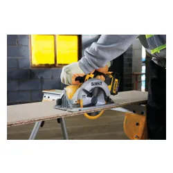 Pilarka tarczowa DeWalt DCS391NT