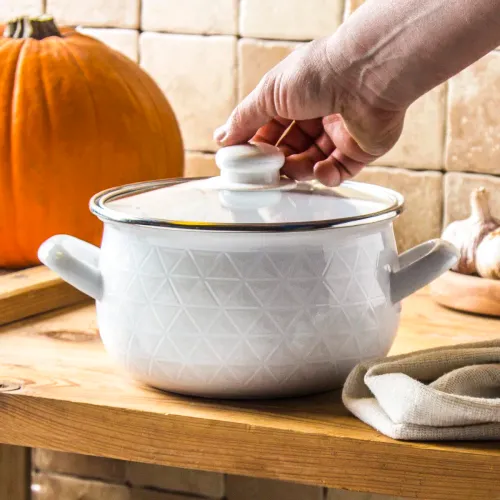 Garnek emaliowany z pokrywką EMALIA POLSKA PLESZEW PYZA DIAMOND BIAŁY 2,8 l