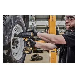 Klucz udarowy DEWALT DCF900P2G