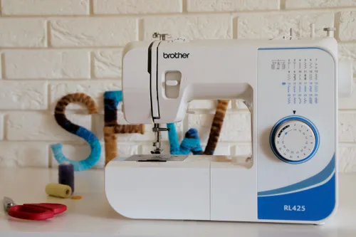 Maszyna do szycia BROTHER RL425
