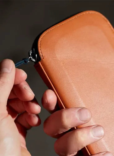 Чехол для телефона и карты Bellroy Venture Phone Pocket - бронзовый