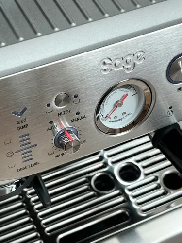 Kolbowy ekspres do kawy Sage Impress Express SES876BSS - outlet