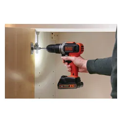 Wiertarko-wkrętarka BLACK&DECKER BCD003D2AMB + Zestaw 100 akcesoriów