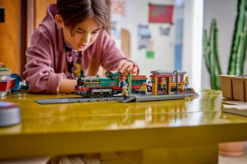 LEGO City 60511 Retro pociąg z lokomotywą parową, zestaw klocków 7+