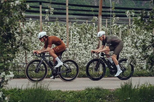 Kask rowerowy UVEX Ultimate DNAero MIPS