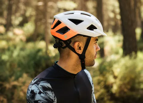 Kask rowerowy LAZER Cerro KinetiCore Biało-pomarańczowy MTB (rozmiar S)