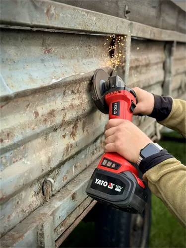 Szlifierka kątowa Yato YT-828293