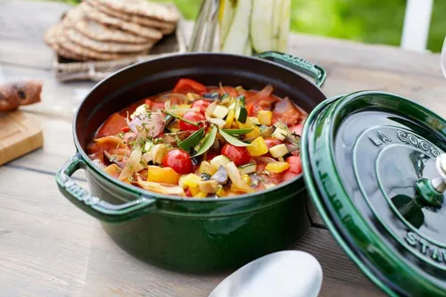 STAUB La Cocotte 2,2 l - garnek żeliwny z pokrywką