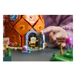 LEGO 11386 Icons SpongeBob Kanciastoporty: Bikini Dolne
