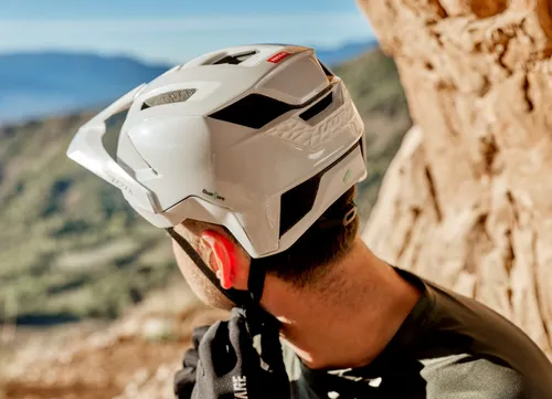 Kask rowerowy LAZER Impala KinetiCore Biały MTB z możliwością zamontowania lampki (rozmiar M)