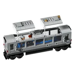 LEGO Marvel 76321 Spider-Man kontra Doc Ock — scena w metrze