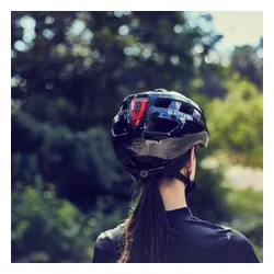 Kask rowerowy ATTABO Bonkers z lampką LED czarny