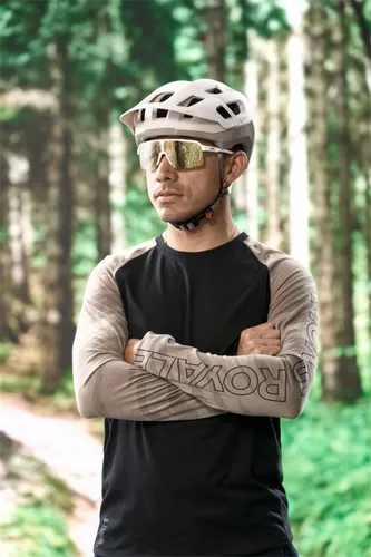 Kask rowerowy UVEX React