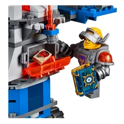 Конструктор Lego Nexo Knights автомобиль Axl (70322)