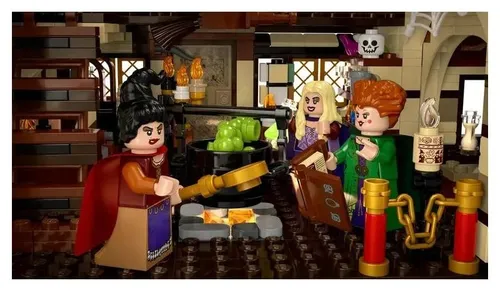 LEGO Ideas 21341 Disney Hokus Pokus: Chata sióstr Sanderson