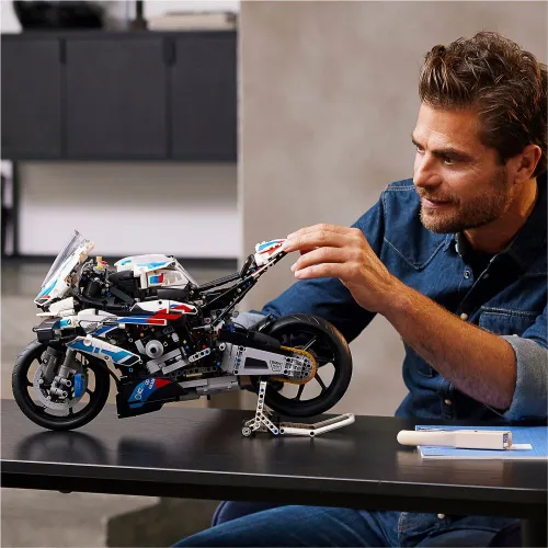 Конструктор Lego 42130 Technic - BMW M 1000 RR