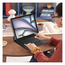 Etui na iPad Air/Pro TECH-PROTECT SmartCase Magnetic + Keyboard Czarny Klawiatura