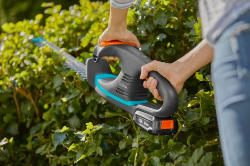 Nożyce akumulatorowe do żywopłotu GARDENA EasyCut 40/18V P4A (bez akumulatora) 14733-55