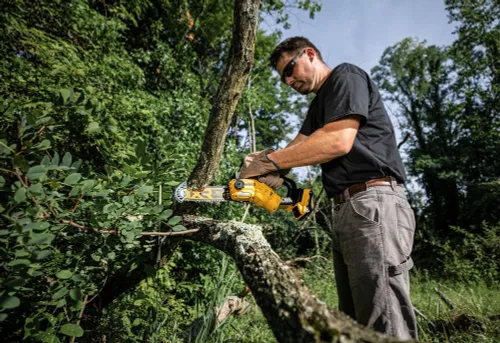Piła akumulatorowa DEWALT DCMPS520N-XJ